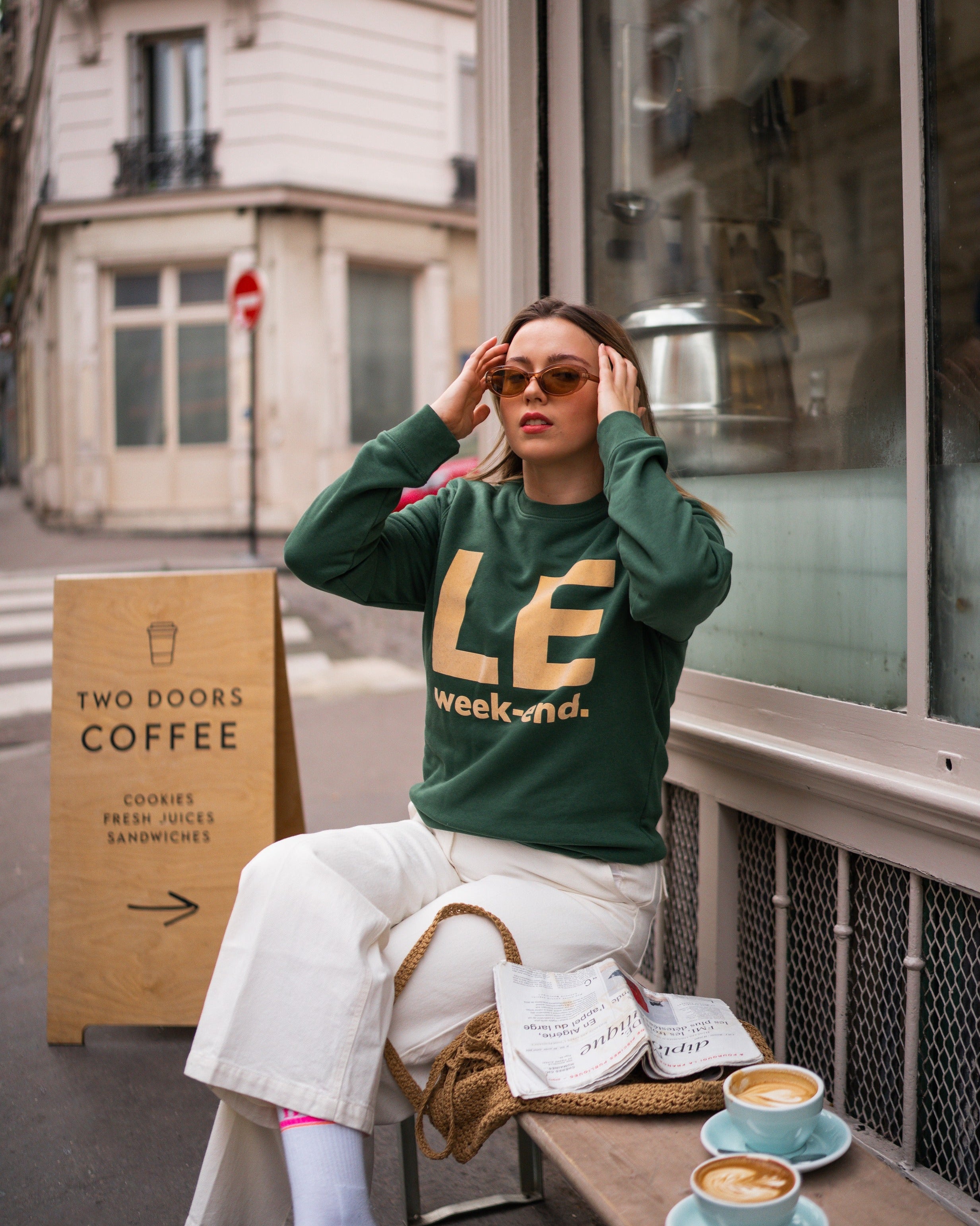 Le week-end. Sweatshirt Dunkelgrün/ beige