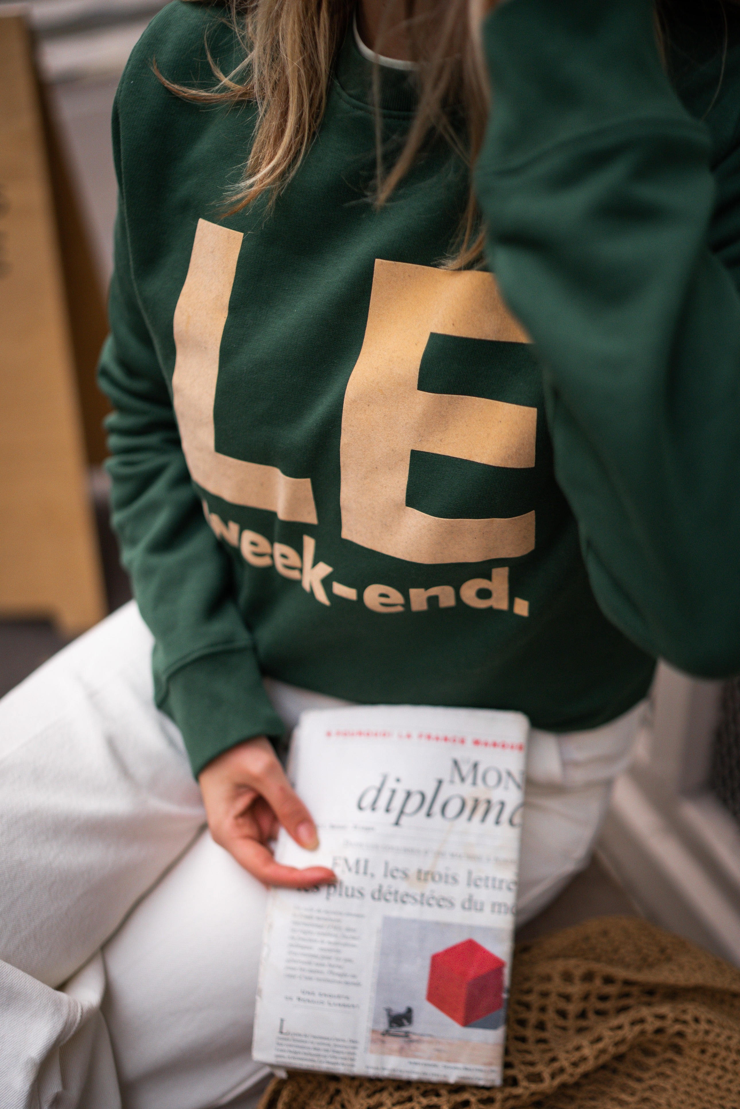 Le week-end. Sweatshirt Dunkelgrün/ beige